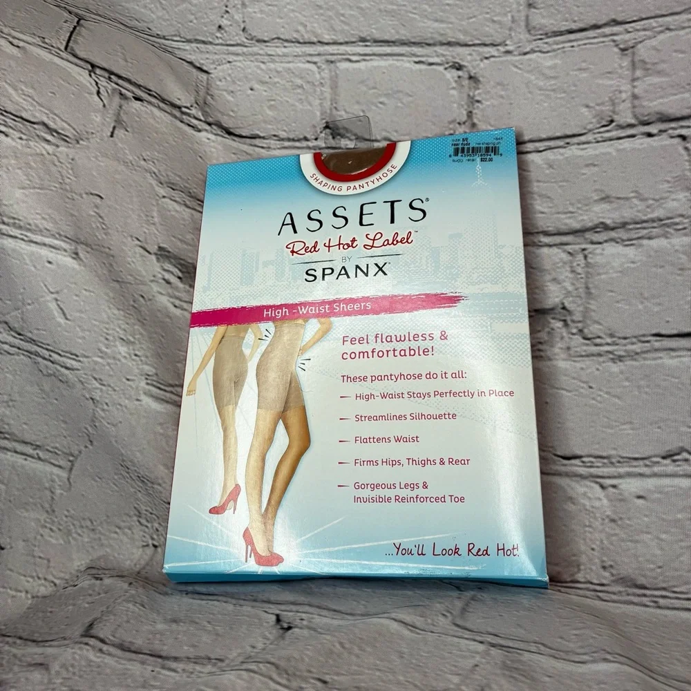 Assets by SPANX Res Hot Label High Waist Sheers Near Nude Pantyhose Size 5/E NEW